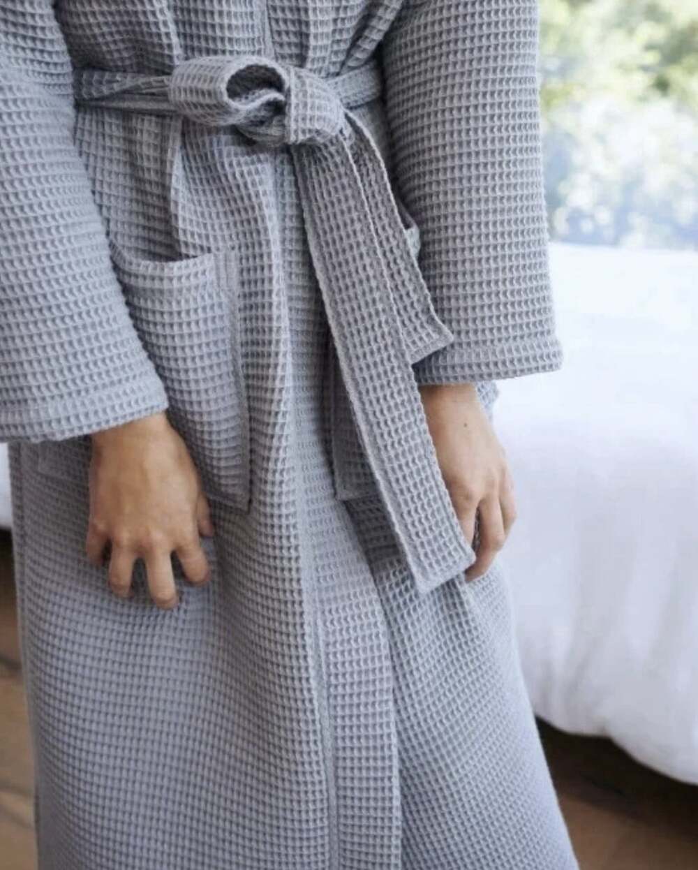 Quince Organic Cotton Waffle Robe Medium Gray Shawl Collar Belted NWOT - Picture 4 of 14